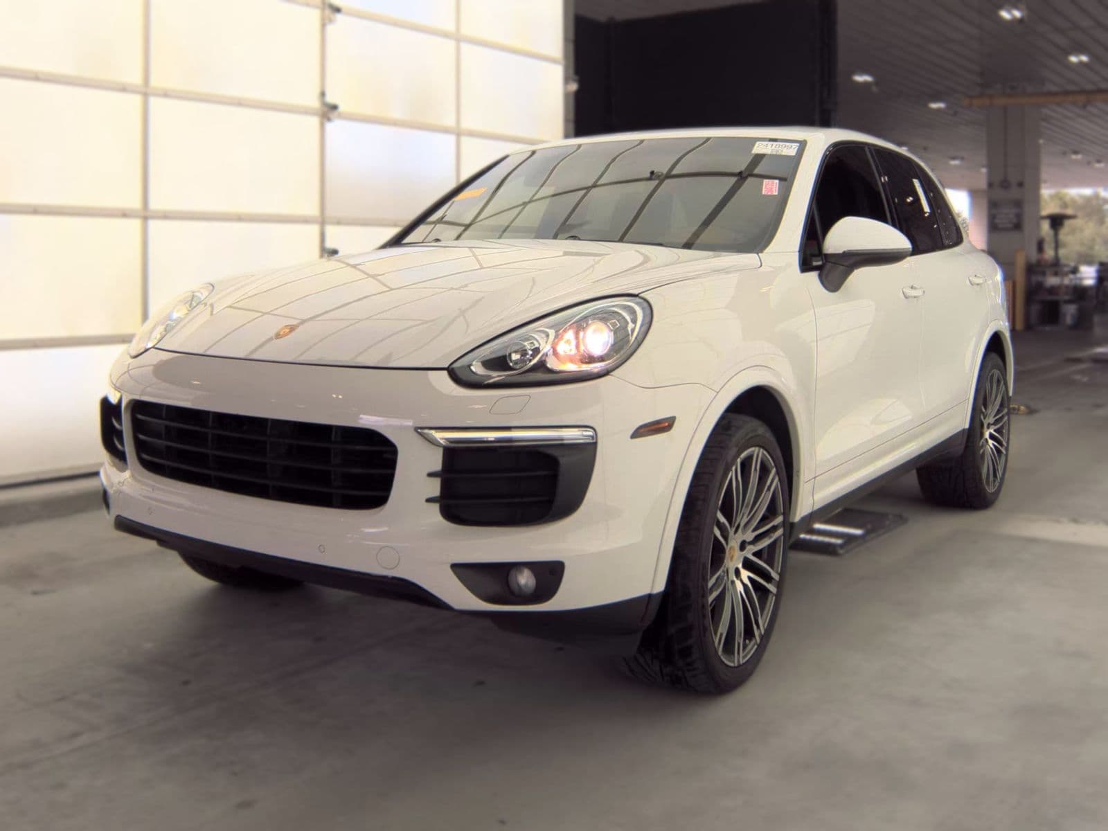 2017 PORSCHE CAYENNE PLATINUM Edition
