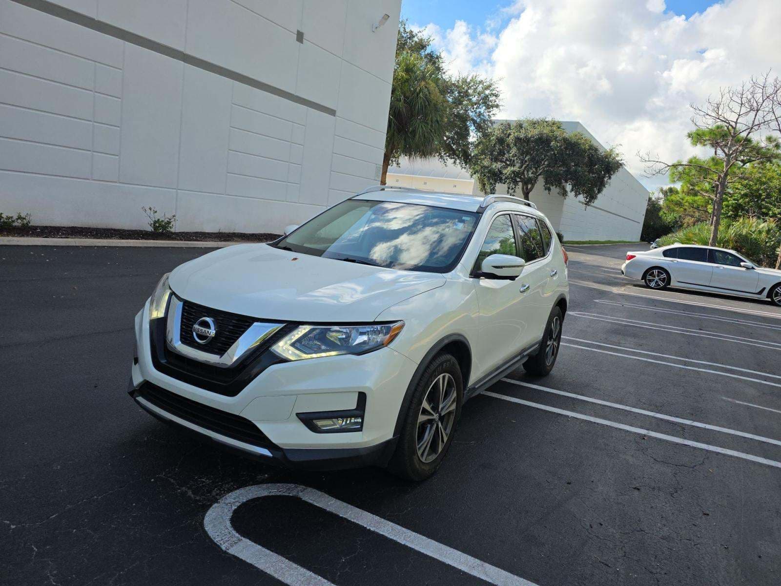 2017 NISSAN ROGUE SL