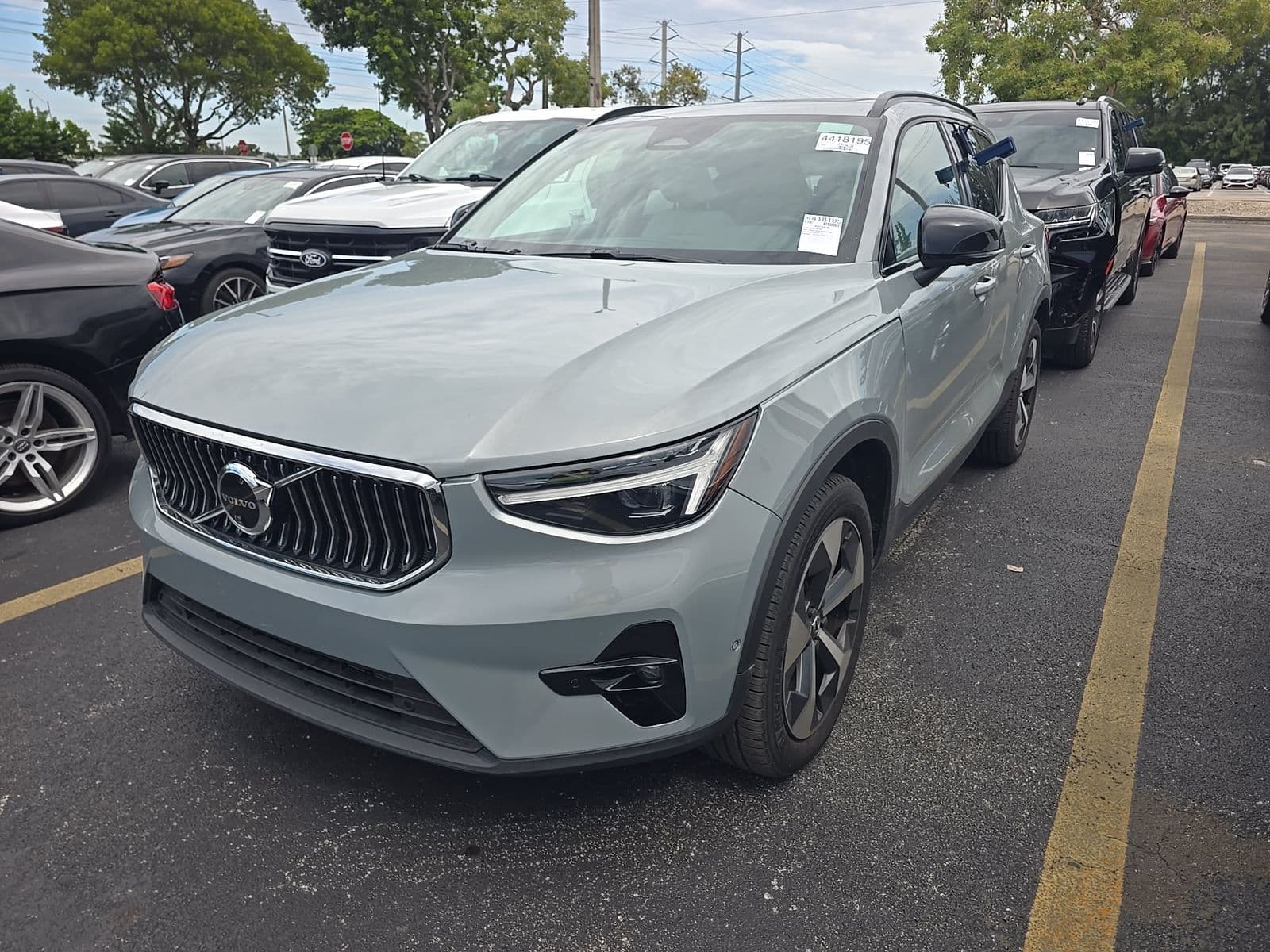 2026 VOLVO XC40 B5 Plus