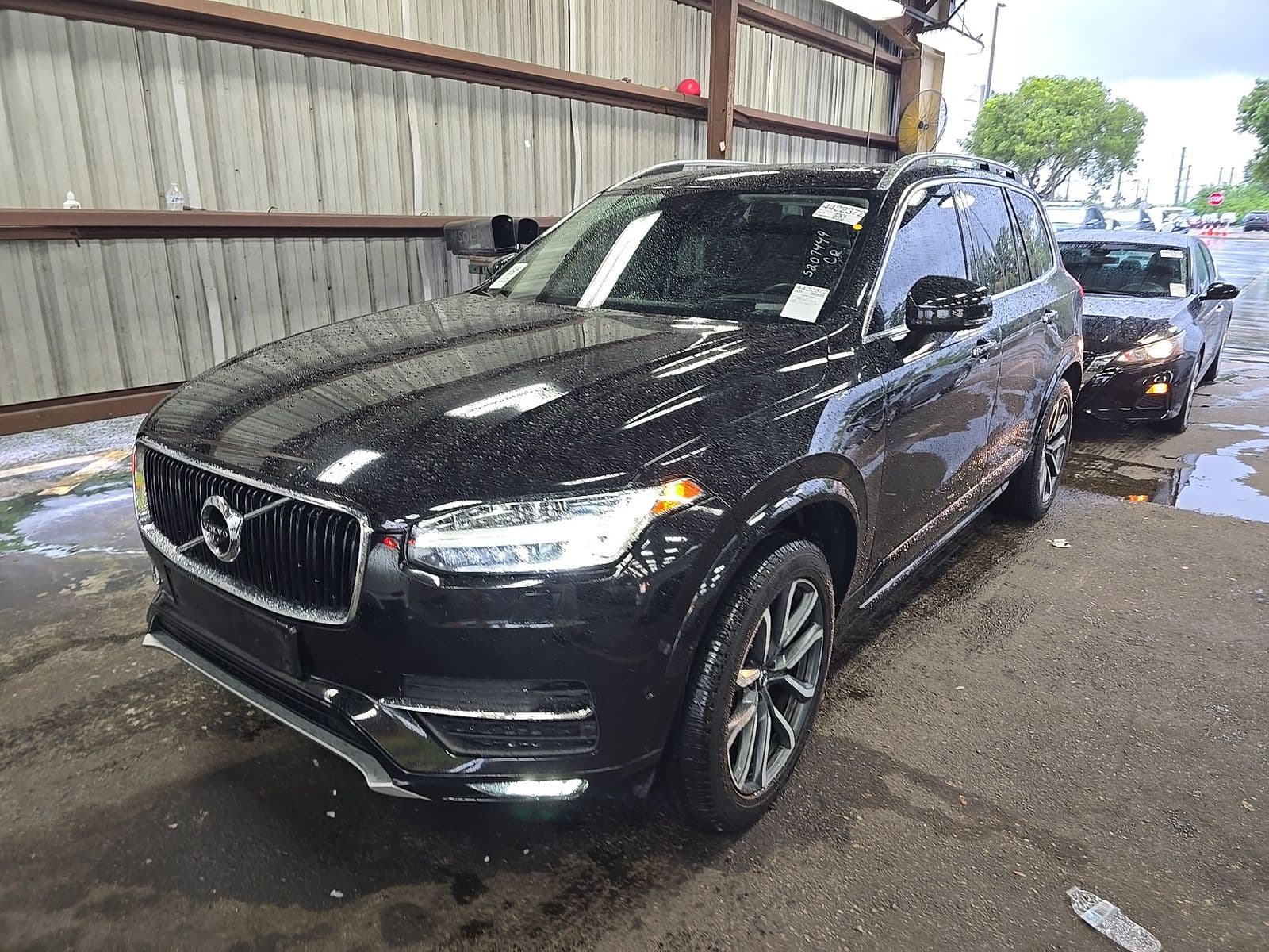 2017 VOLVO XC90 T6 Momentum
