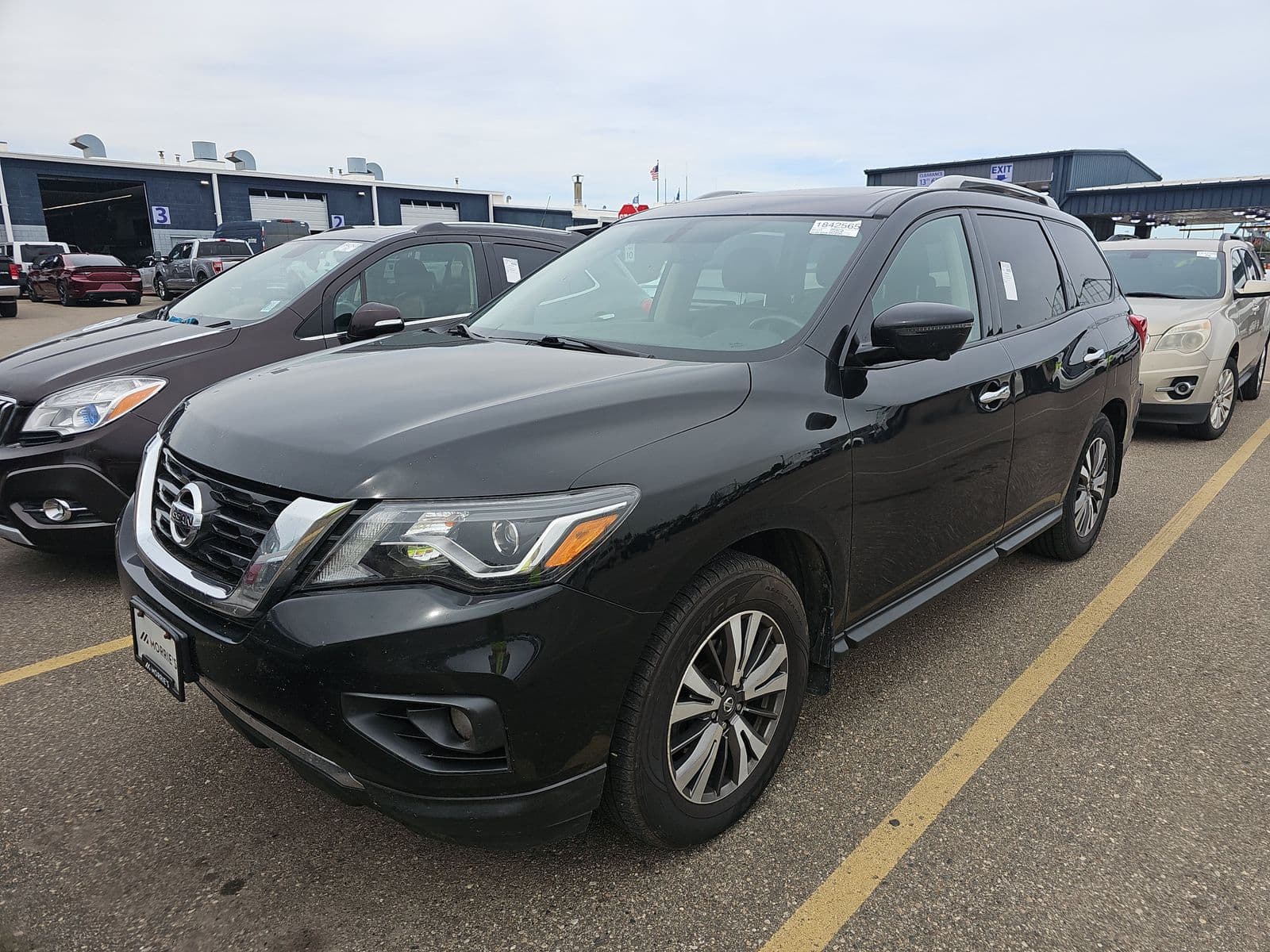 2017 NISSAN PATHFINDER SL