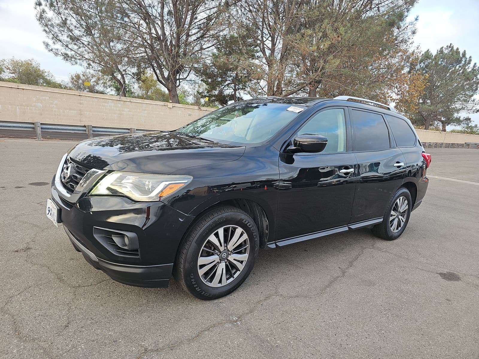 2017 NISSAN PATHFINDER SV