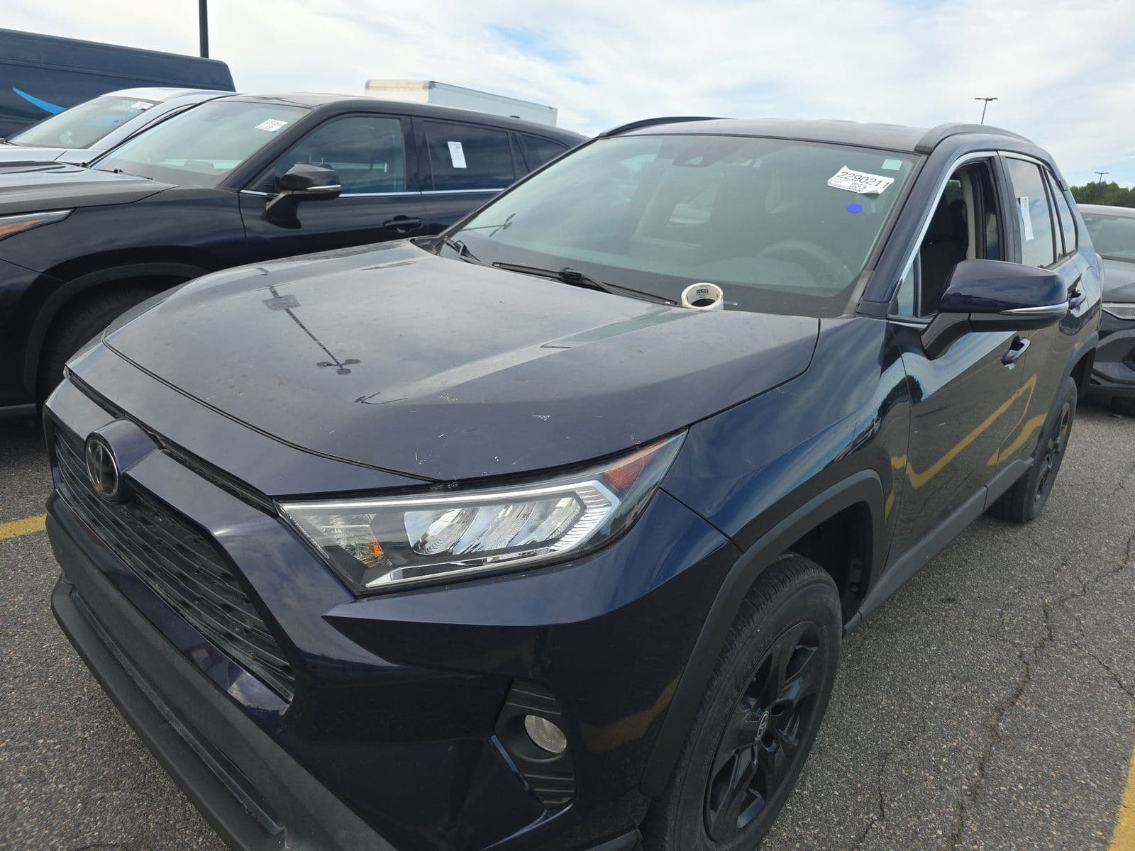 2021 TOYOTA RAV4 XLE