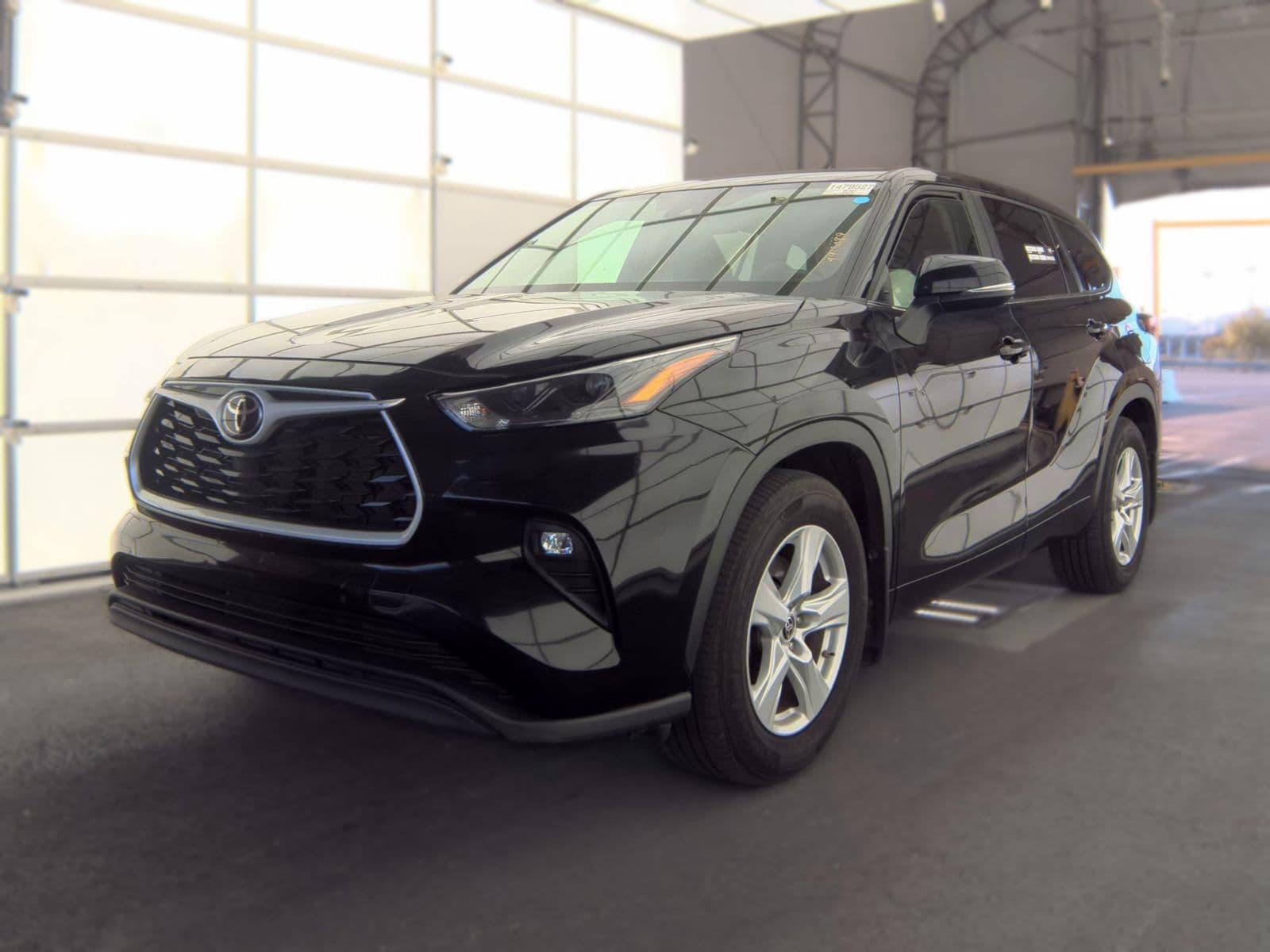 2025 TOYOTA HIGHLANDER LE