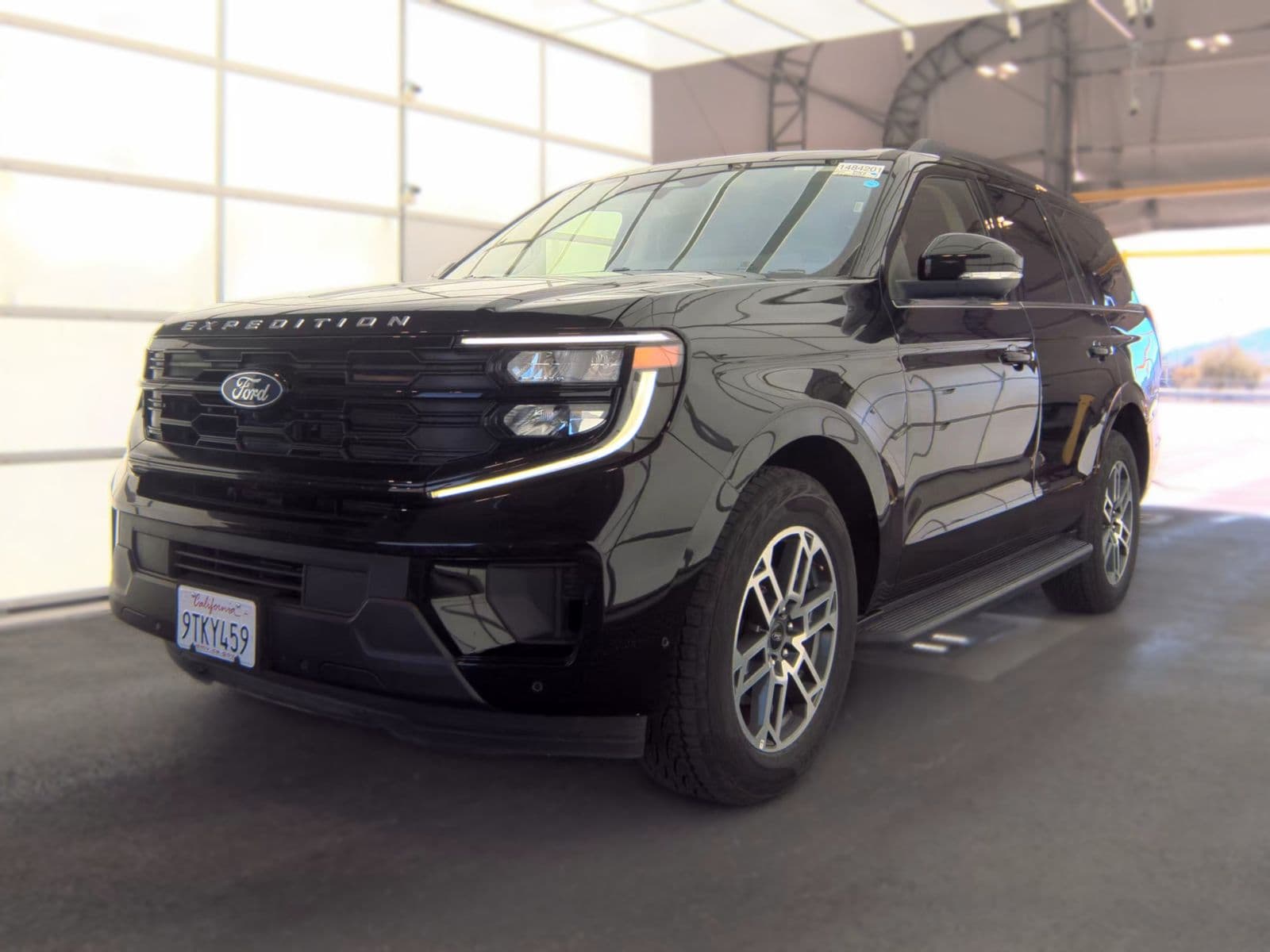 2025 FORD EXPEDITION Active