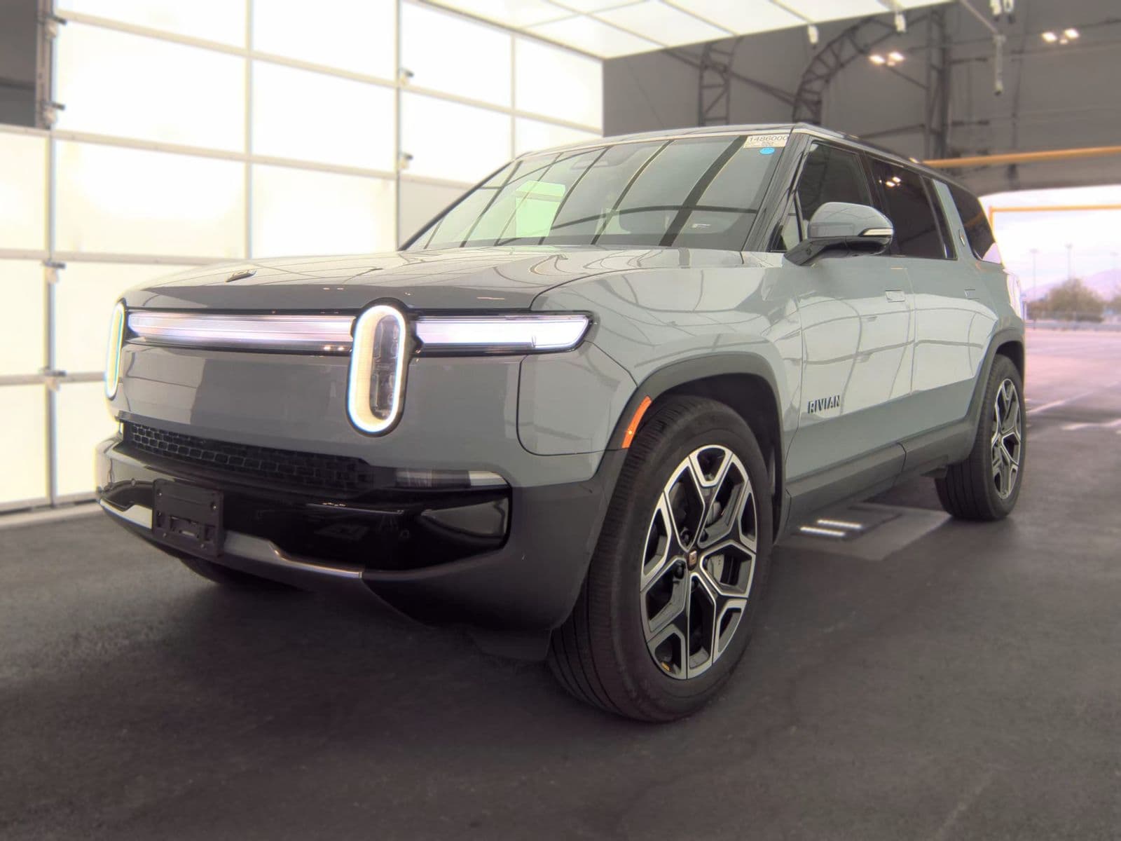 2025 RIVIAN R1S DUAL Standard