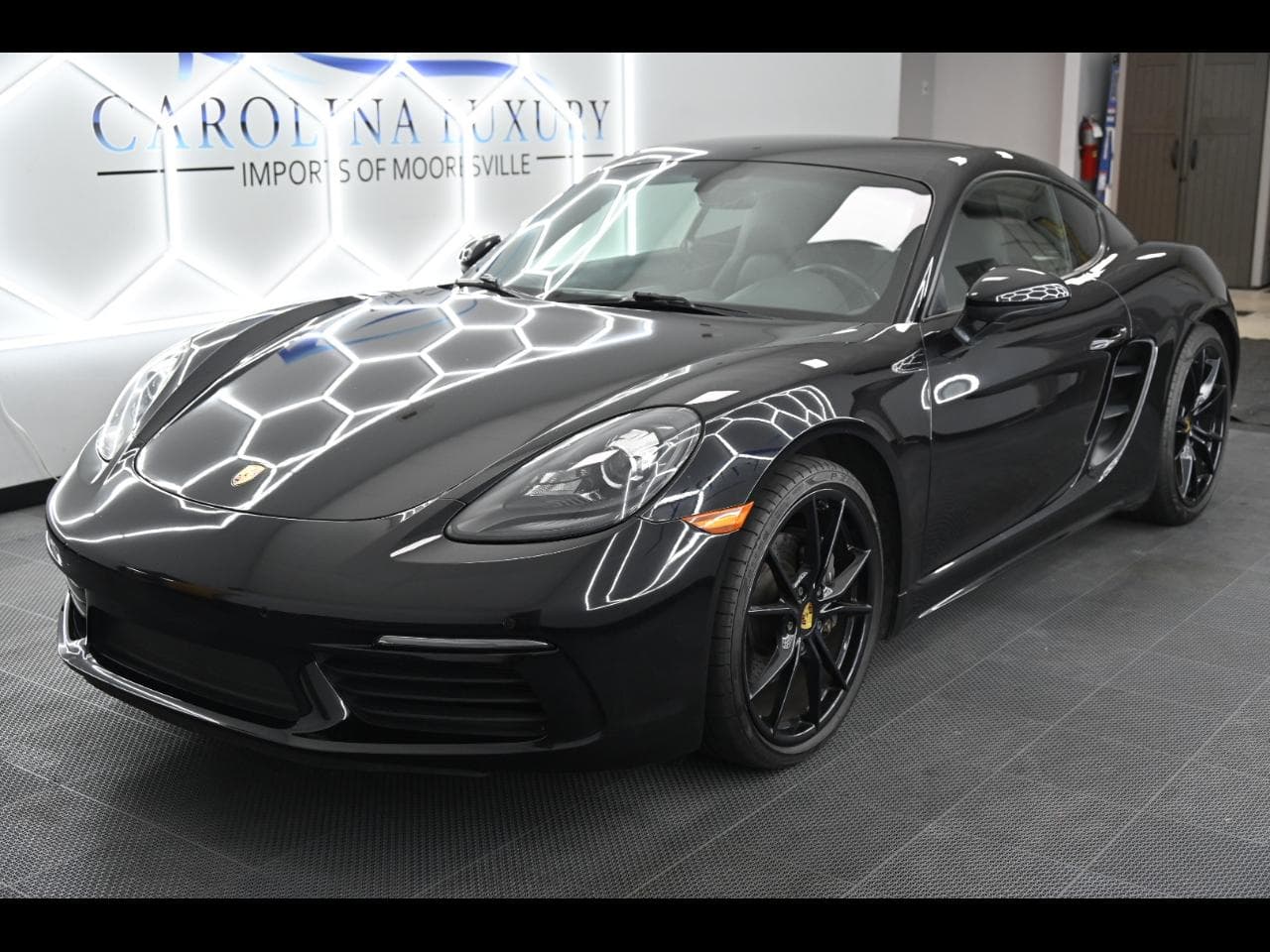 2018 PORSCHE 718 CAYMAN Base
