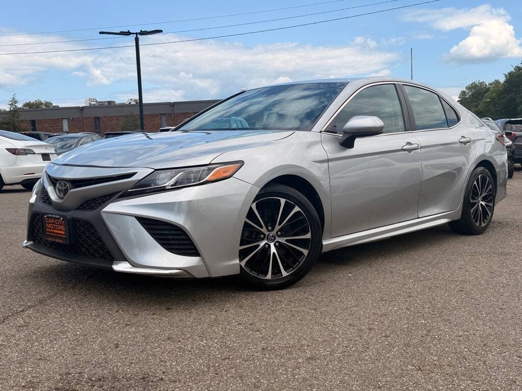 2018 TOYOTA CAMRY SE