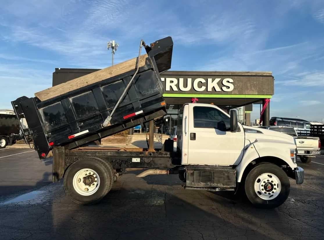 2017 FORD F-750