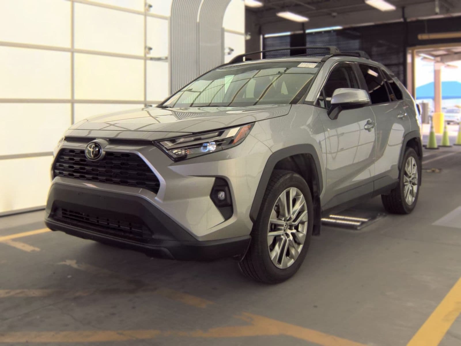2023 TOYOTA RAV4 XLE Premium