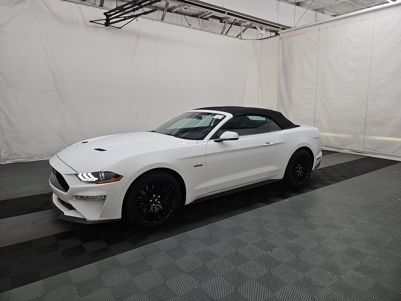 2023 FORD MUSTANG GT Premium
