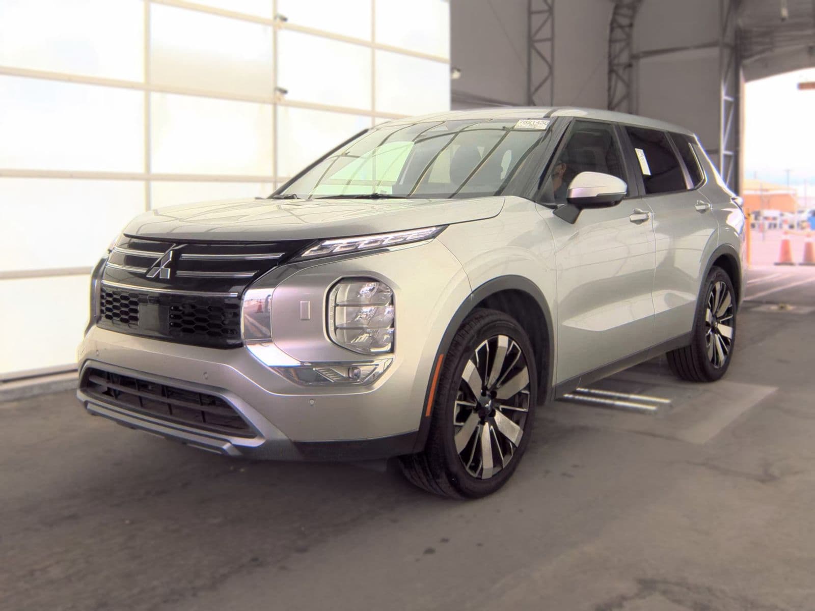 2025 MITSUBISHI OUTLANDER SE