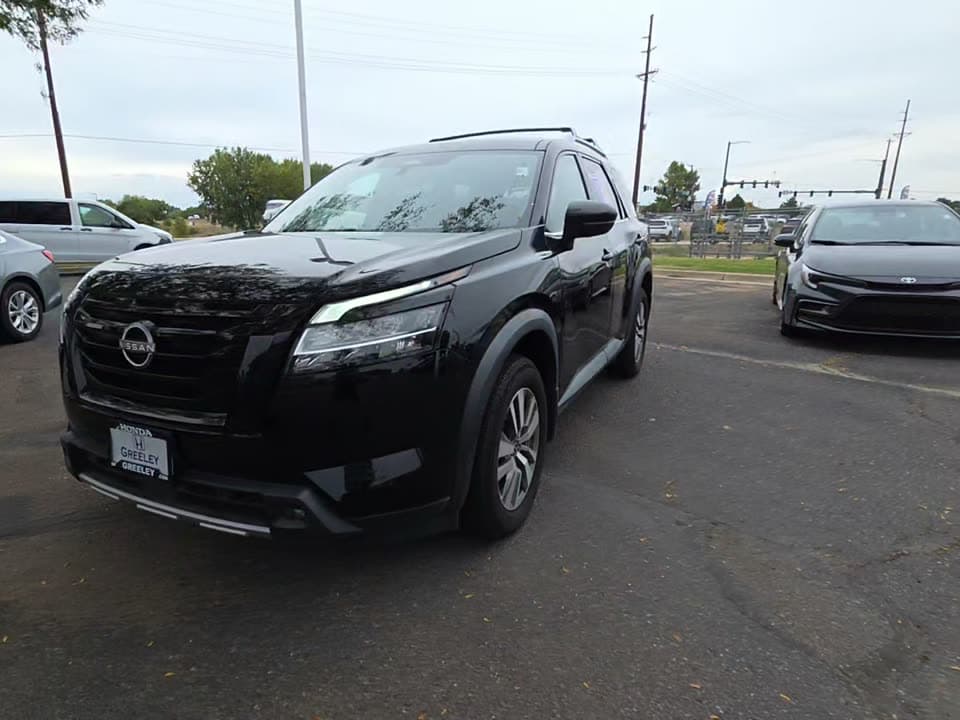 2023 NISSAN PATHFINDER SL