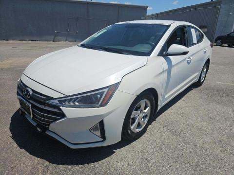 2019 HYUNDAI ELANTRA SE