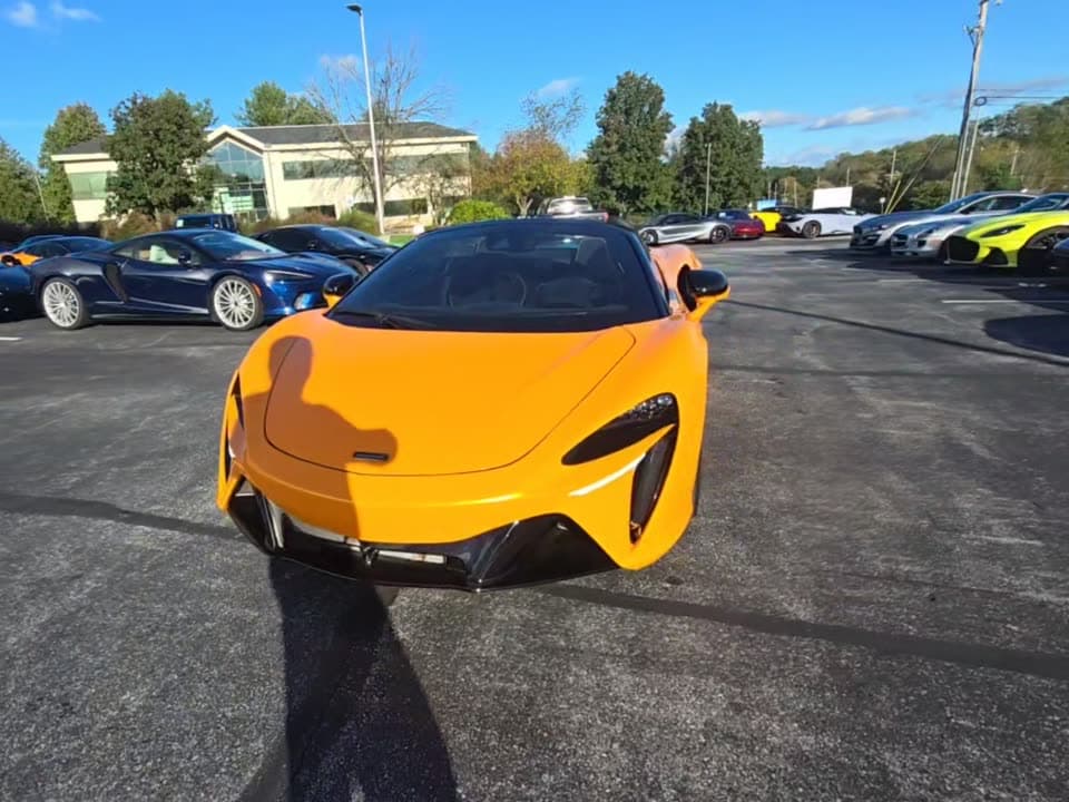 2025 MCLAREN ARTURA Base