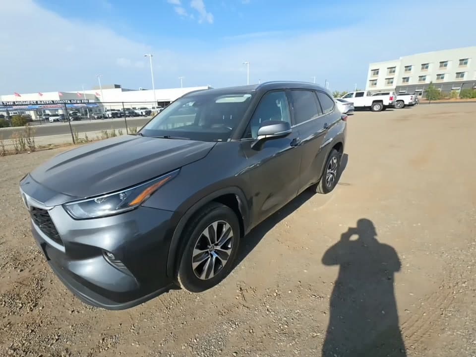 2021 TOYOTA HIGHLANDER XLE