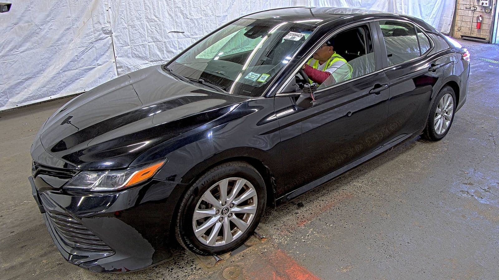 2018 TOYOTA CAMRY LE