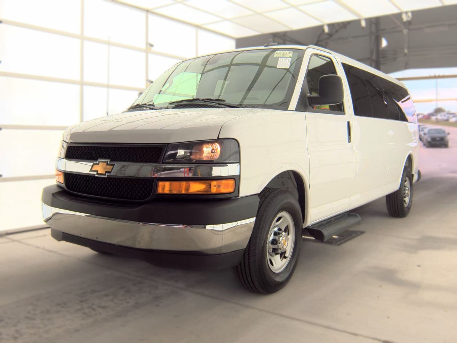2025 CHEVROLET EXPRESS 3500 LT