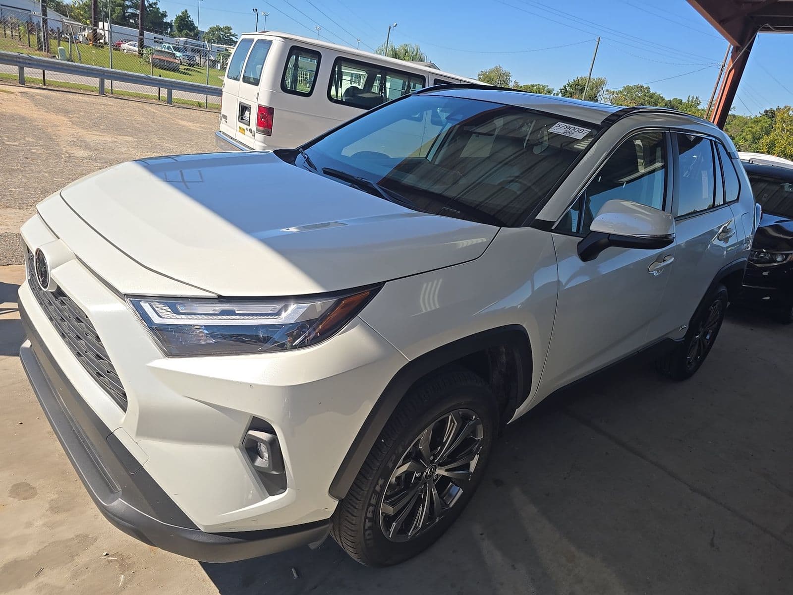 2025 TOYOTA RAV4 HYBRID XLE Premium