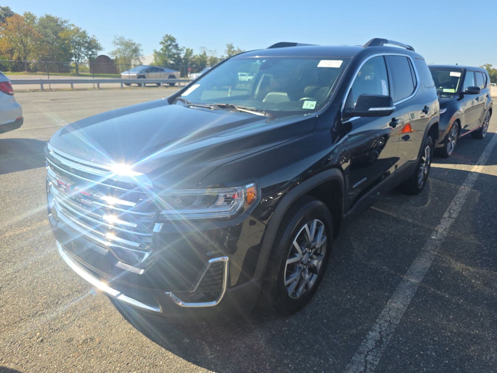 2023 GMC ACADIA SLT