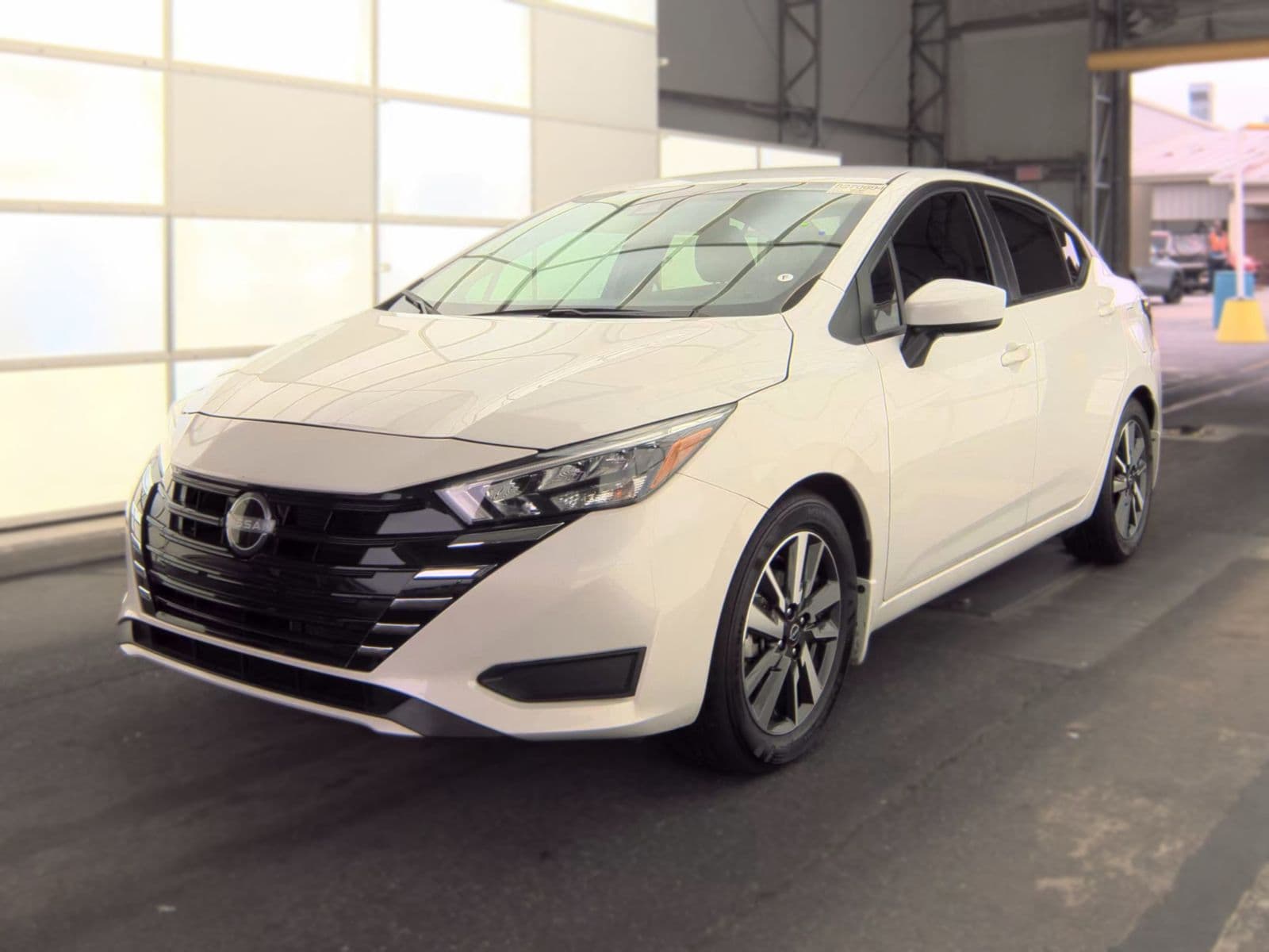 2025 NISSAN VERSA SV