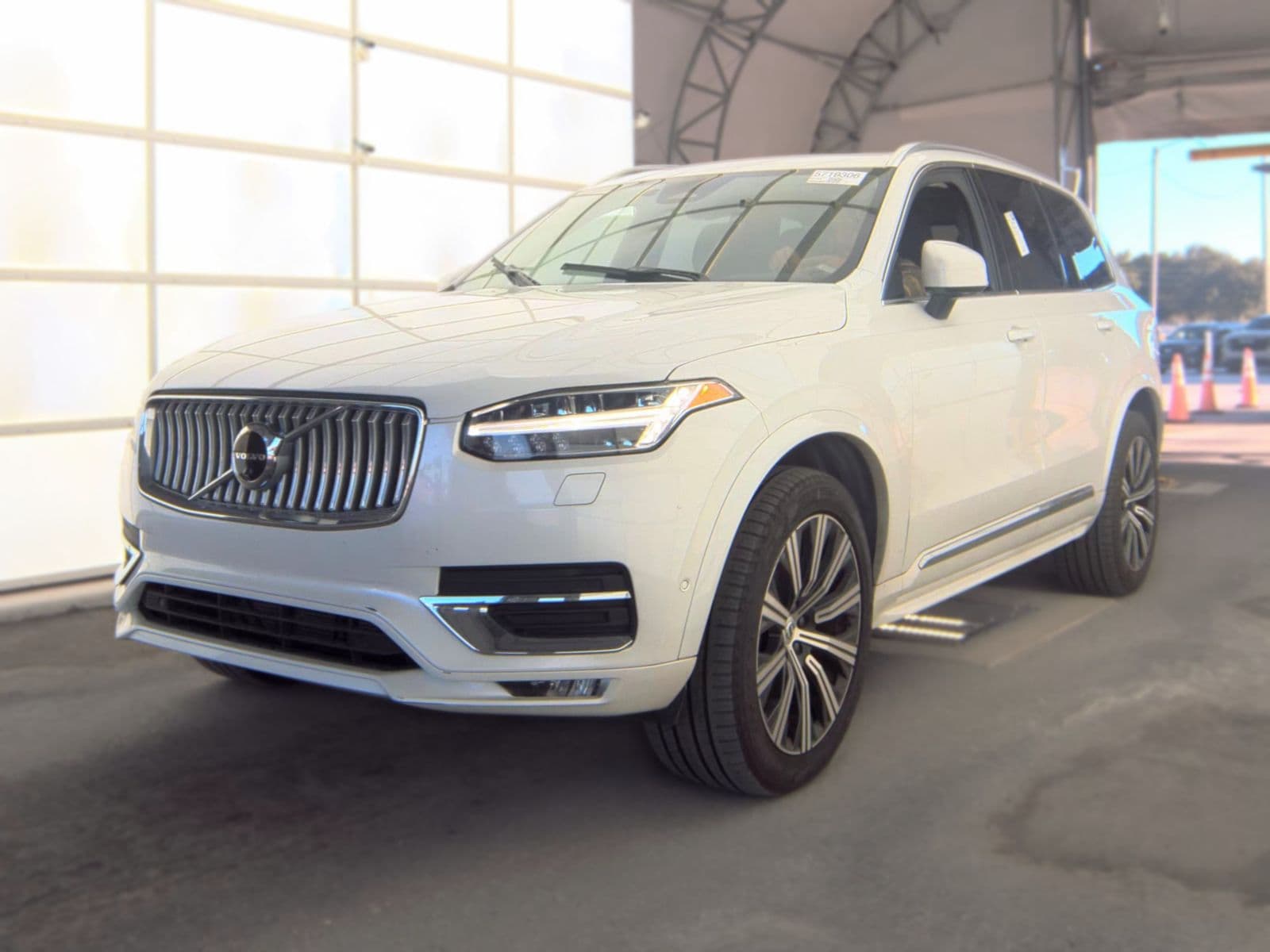 2025 VOLVO XC90 B6 Plus