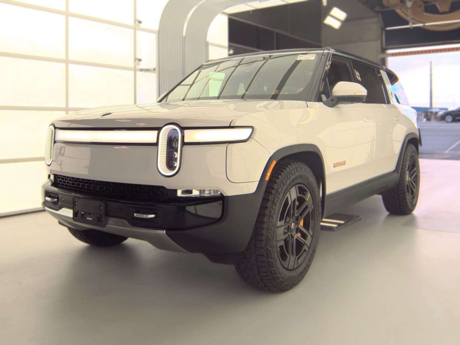 2023 RIVIAN R1S QUAD Large