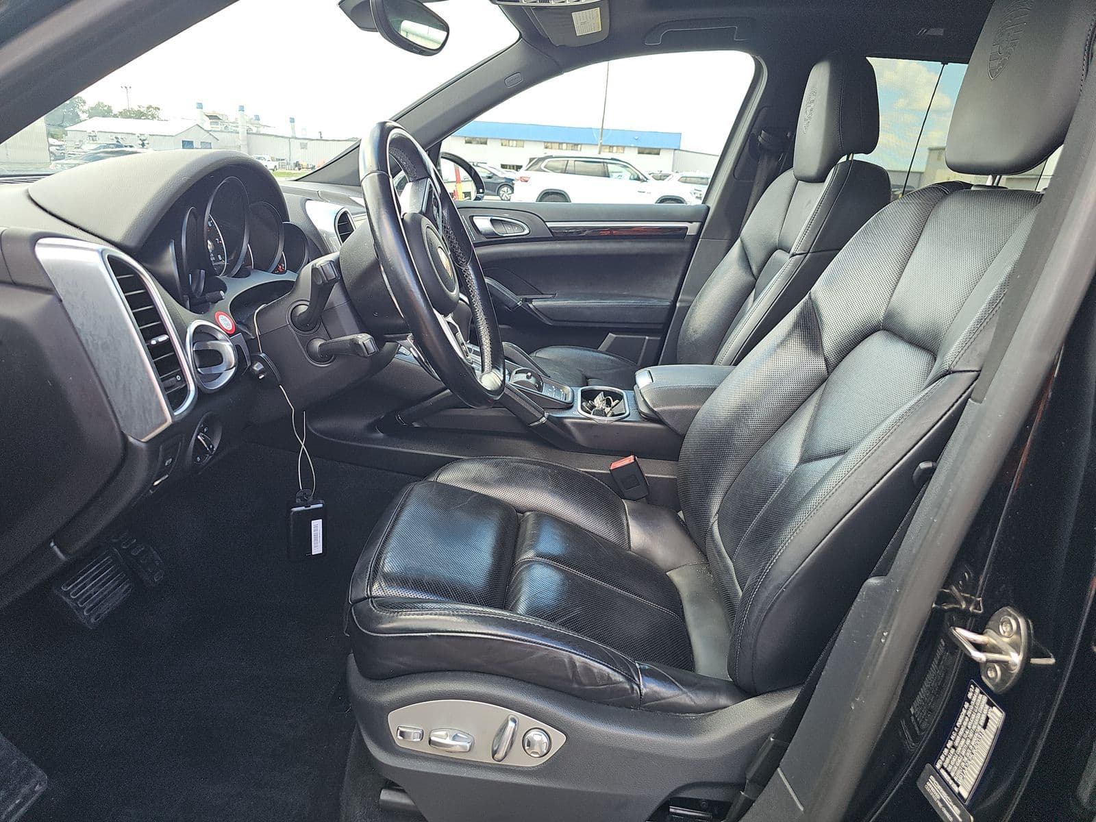 2018 PORSCHE CAYENNE PLATINUM Edition