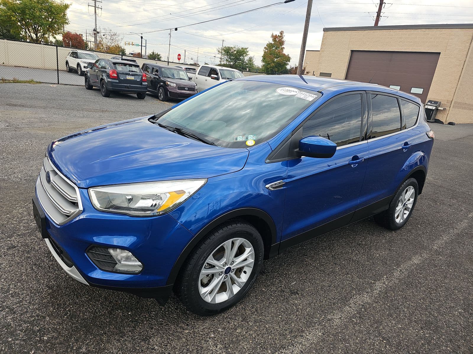 2017 FORD ESCAPE SE