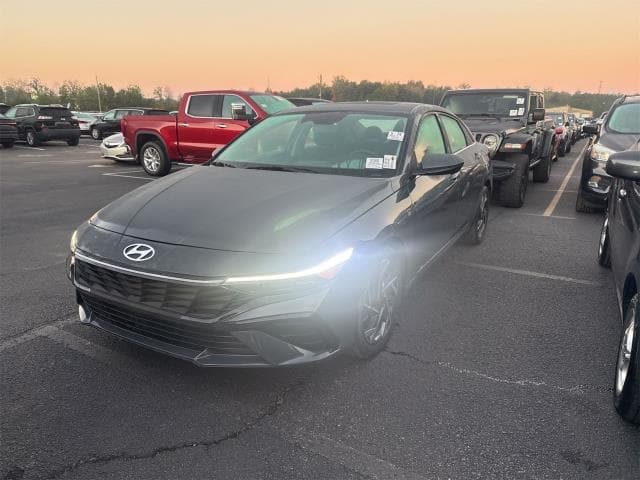 2025 HYUNDAI ELANTRA SEL Convenience