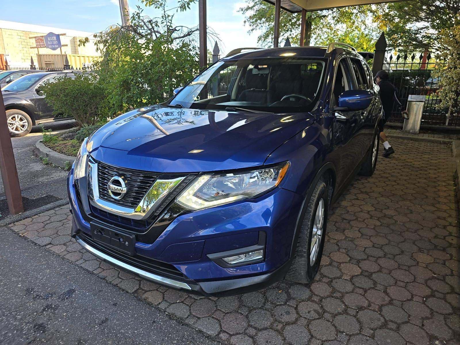 2017 NISSAN ROGUE SV