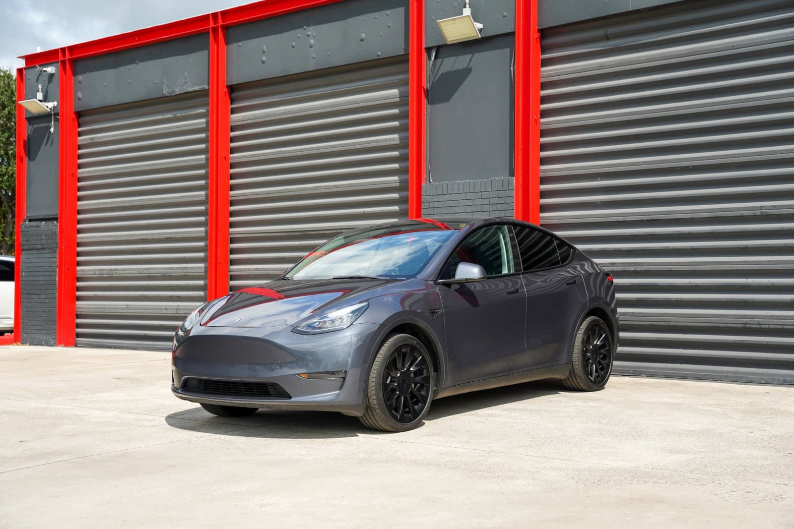2023 TESLA MODEL Y STANDARD Range