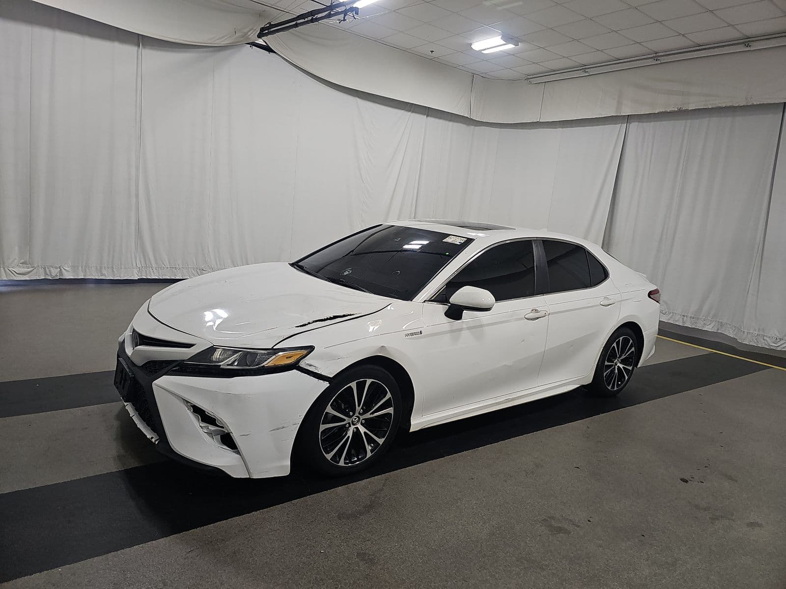 2018 TOYOTA CAMRY HYBRID SE