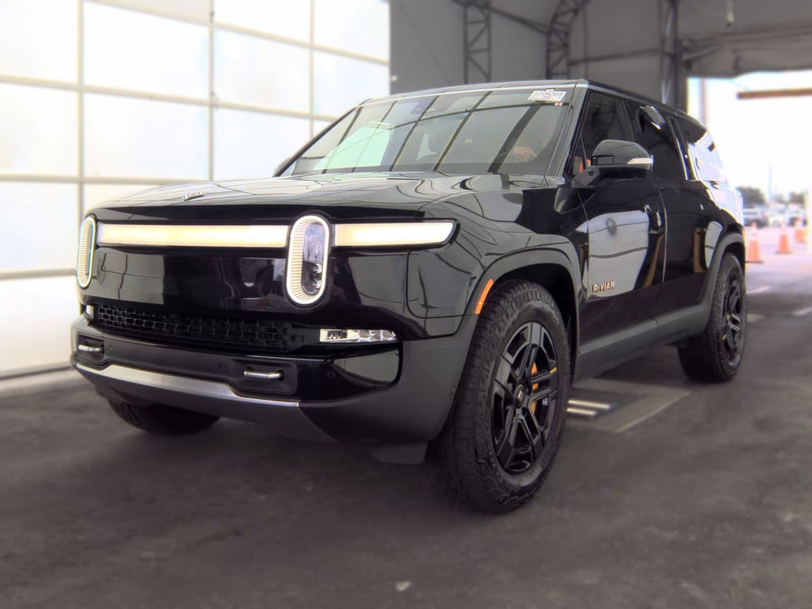 2023 RIVIAN R1S QUAD Large