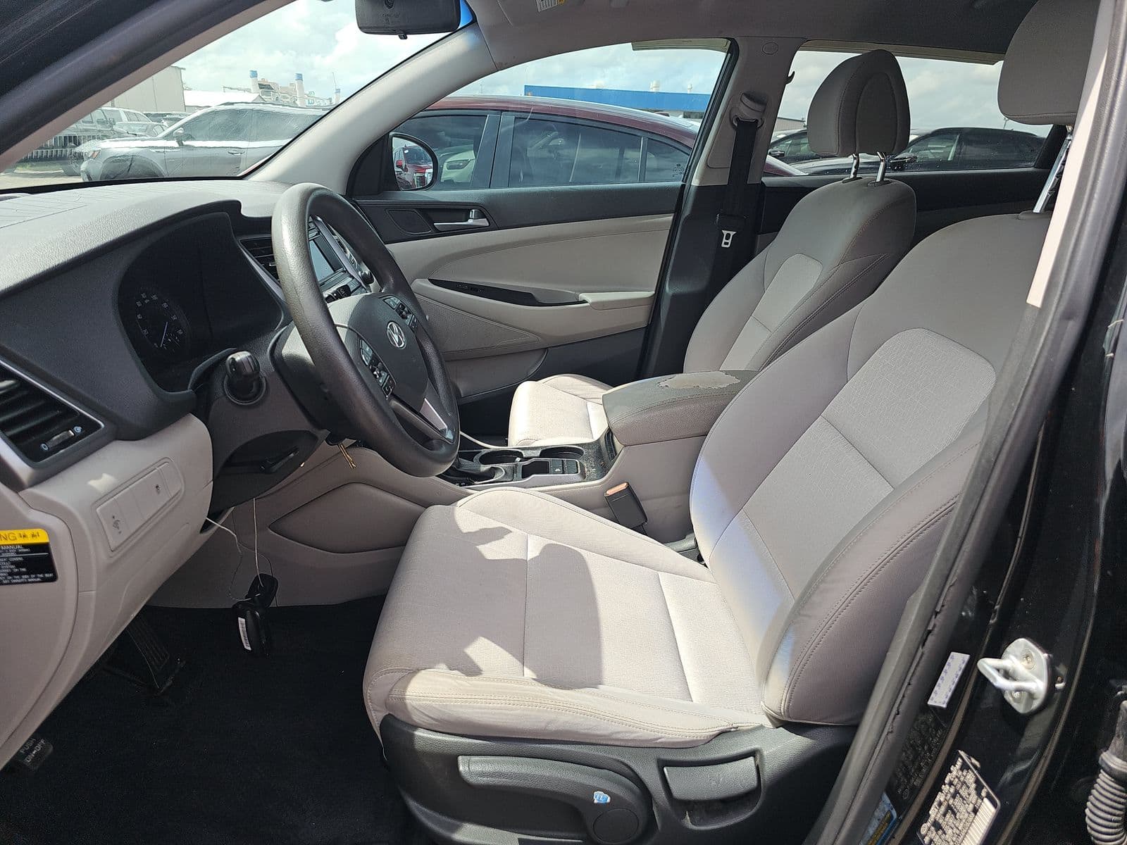 2017 HYUNDAI TUCSON SE
