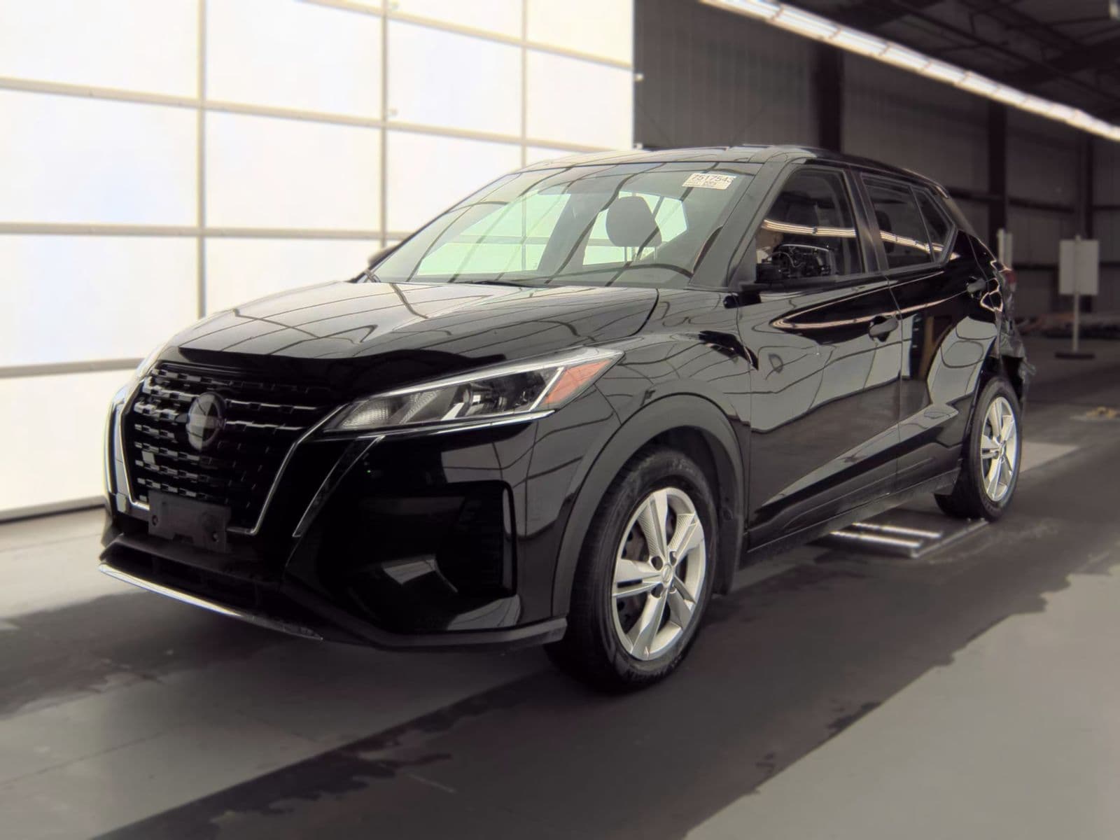 2024 NISSAN KICKS S
