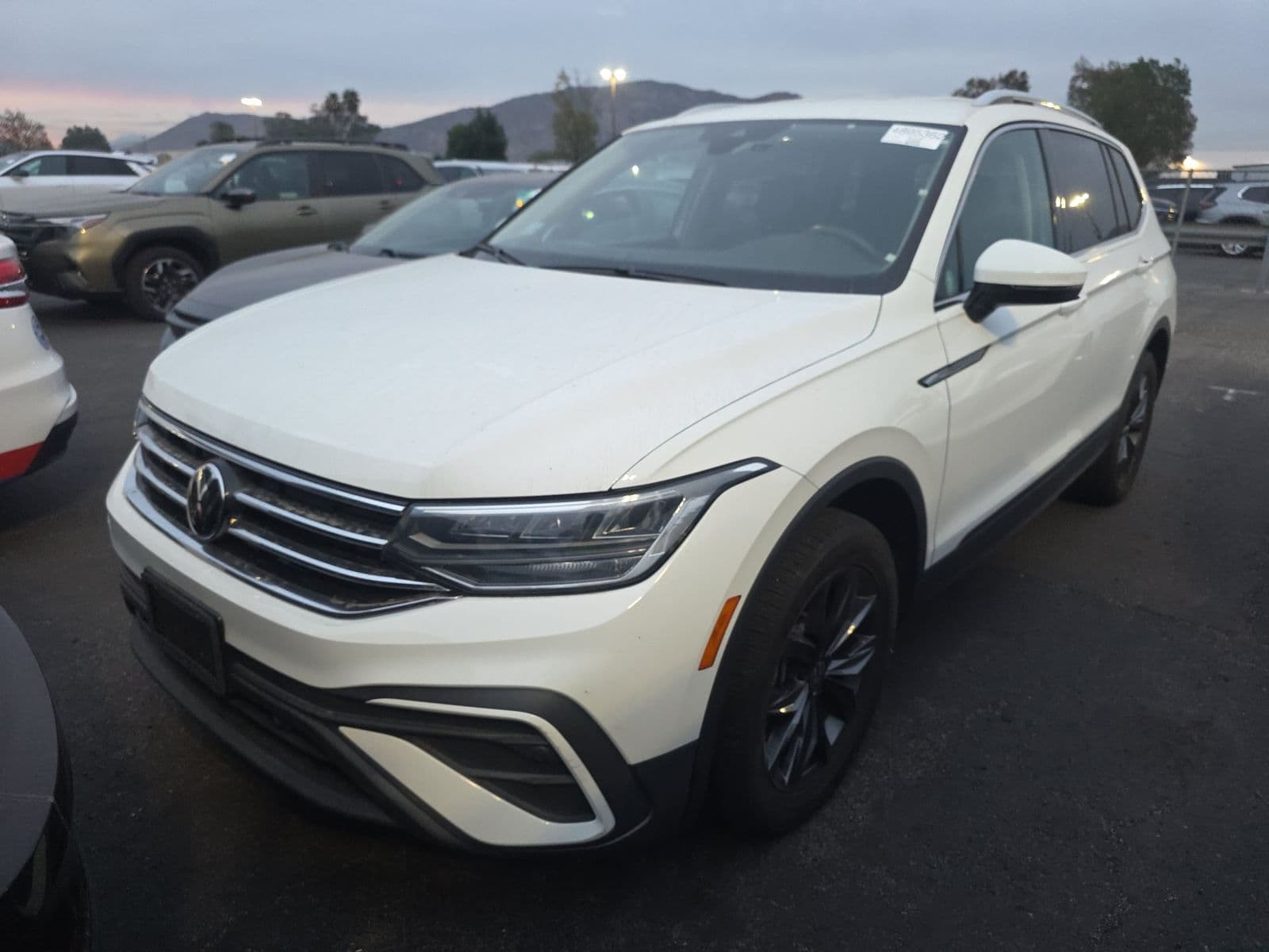 2024 VOLKSWAGEN TIGUAN 2.0T SE