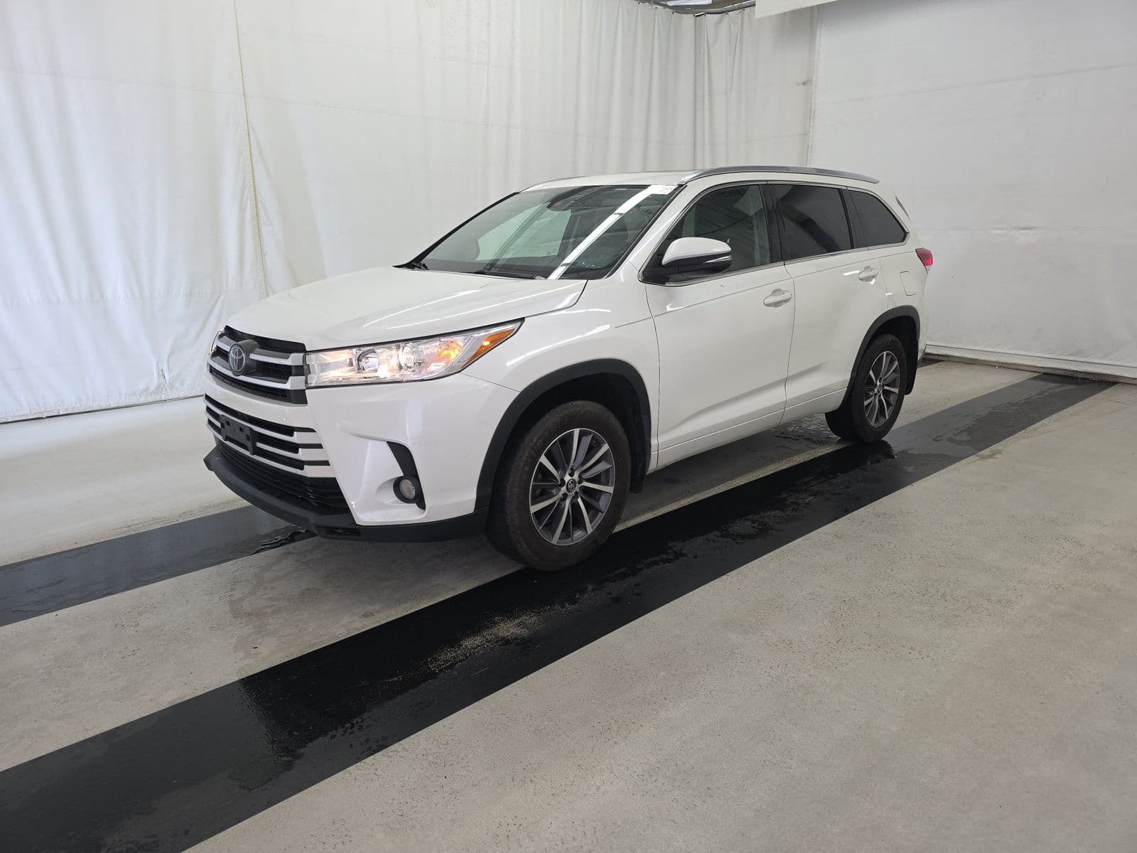 2017 TOYOTA HIGHLANDER XLE