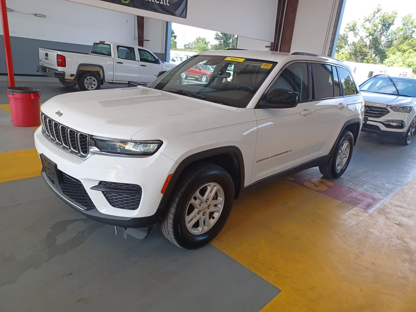 2023 JEEP GRAND CHEROKEE Laredo