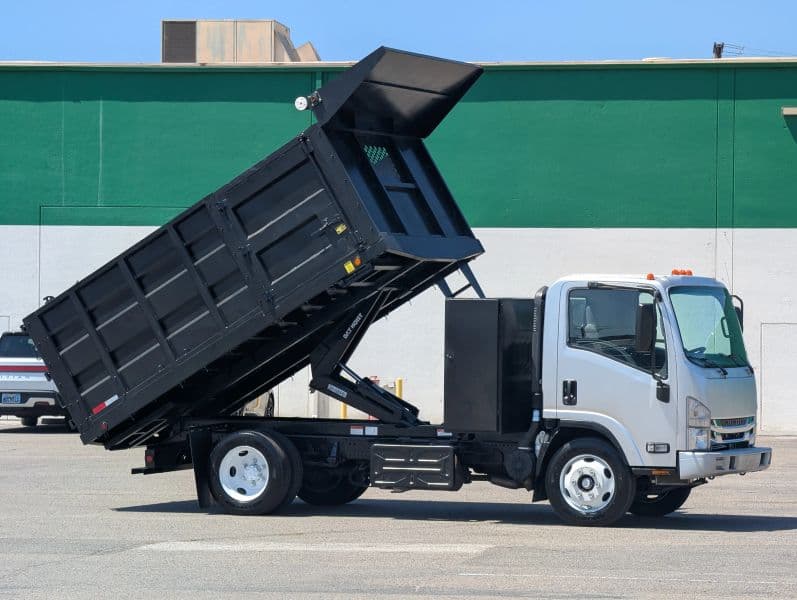 2019 ISUZU NRR Base