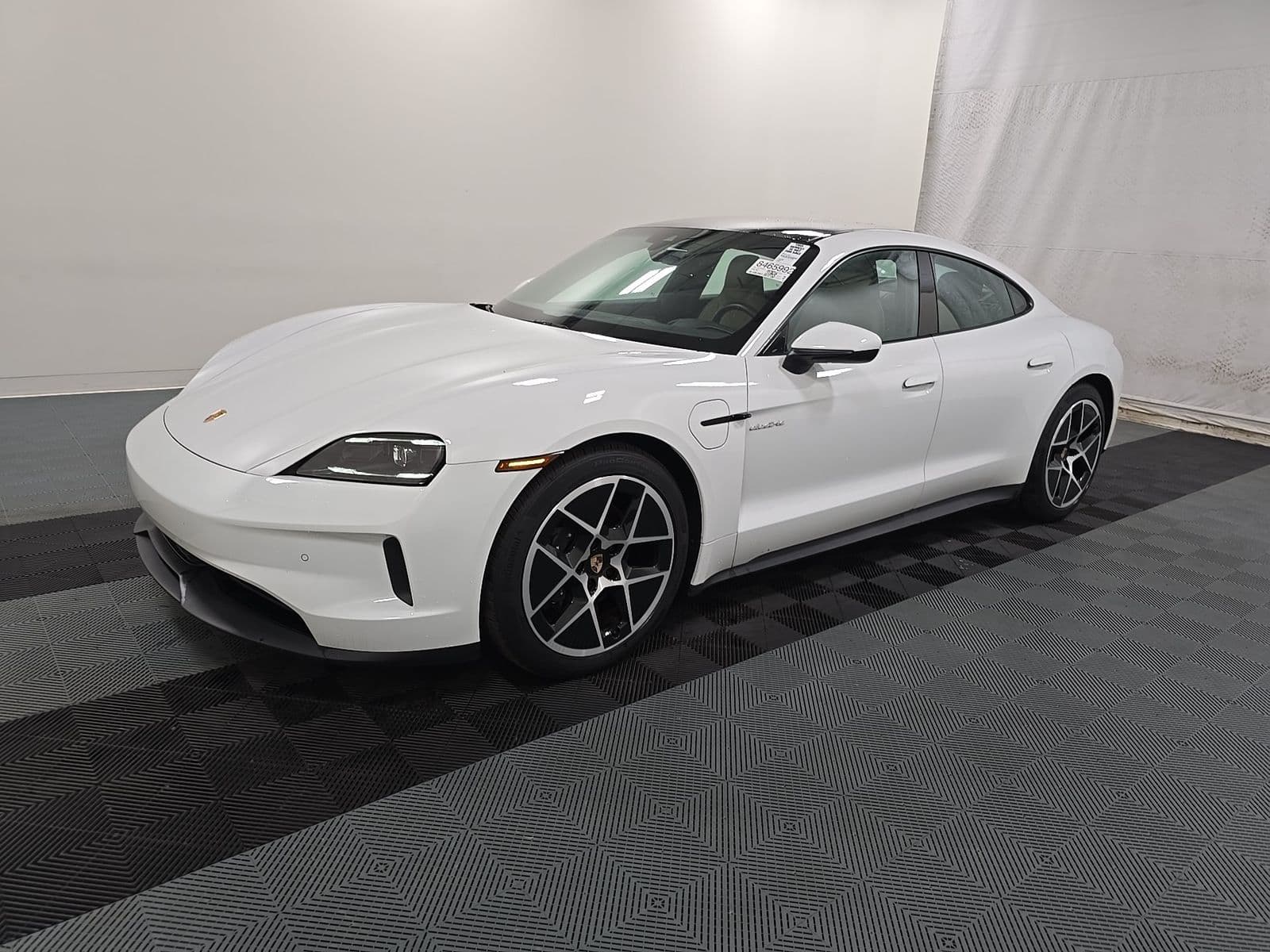 2025 PORSCHE TAYCAN 4