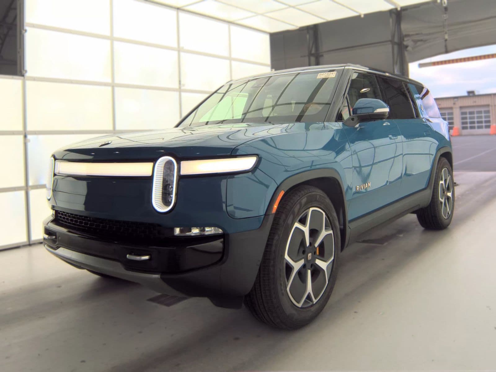 2024 RIVIAN R1S QUAD Large