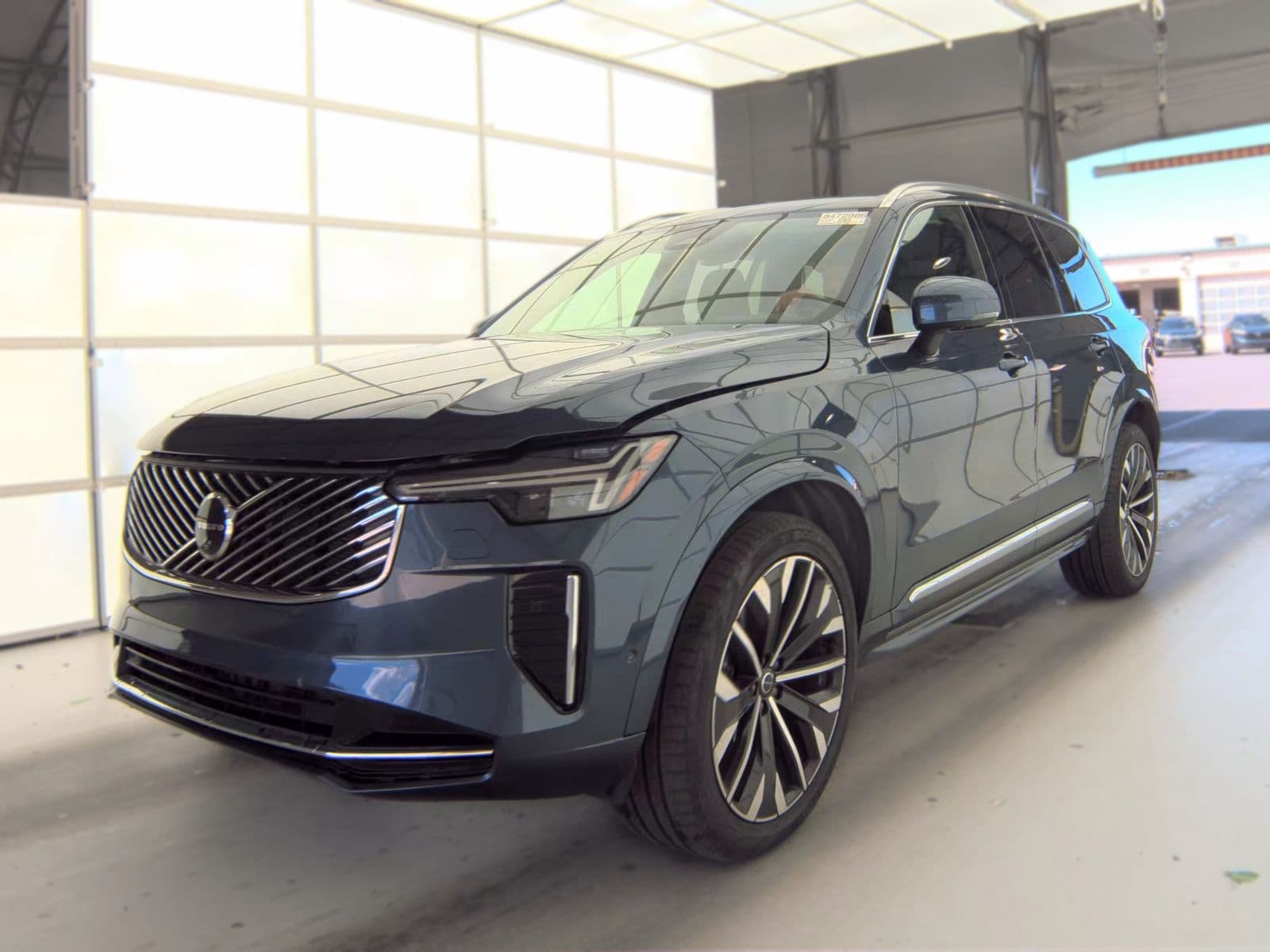 2025 VOLVO XC90 B6 Plus