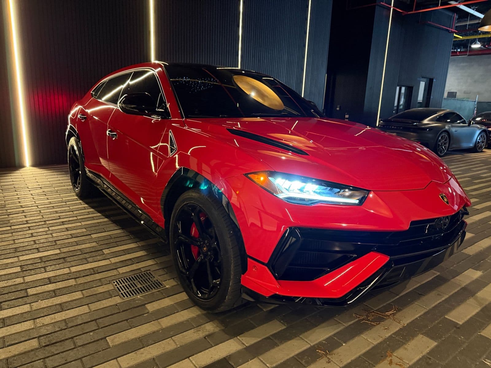 2023 LAMBORGHINI URUS S