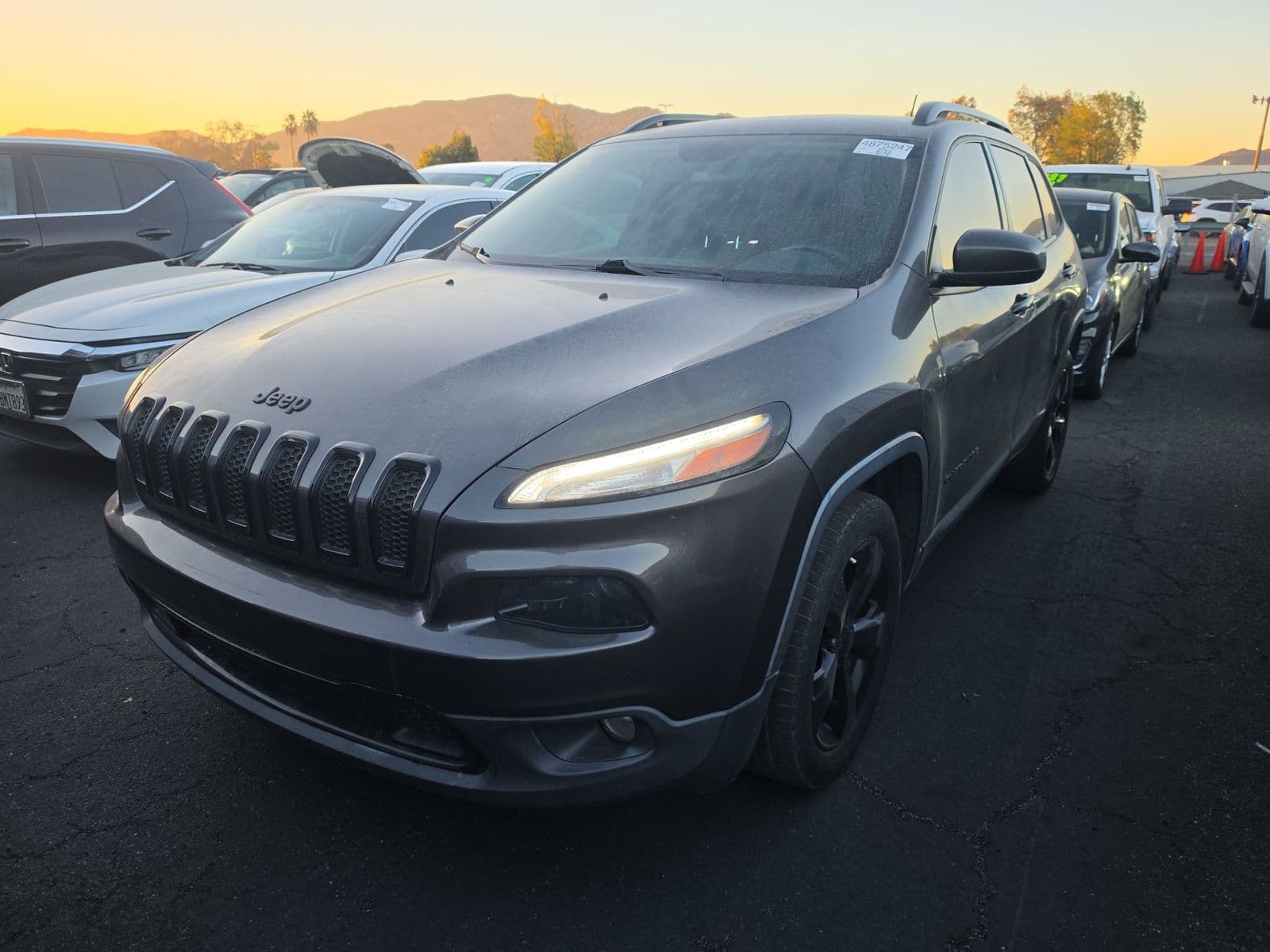 2018 JEEP CHEROKEE Latitude