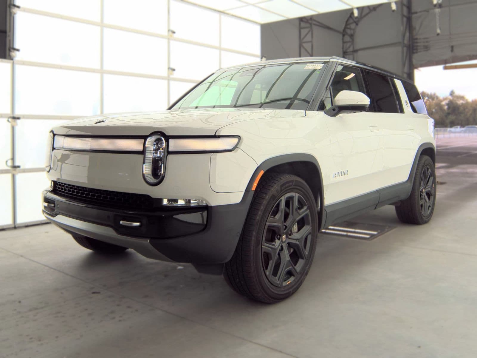 2024 RIVIAN R1S DUAL Standard+