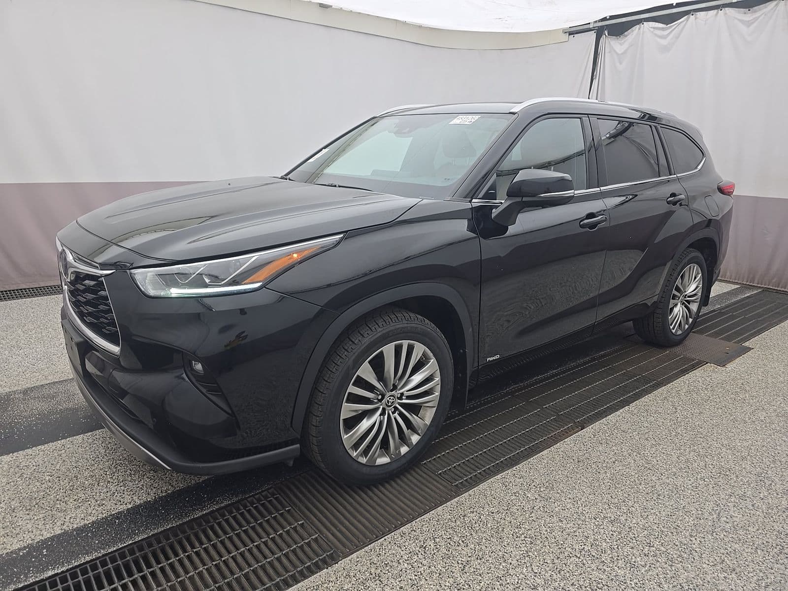 2023 TOYOTA HIGHLANDER HYBRID Platinum