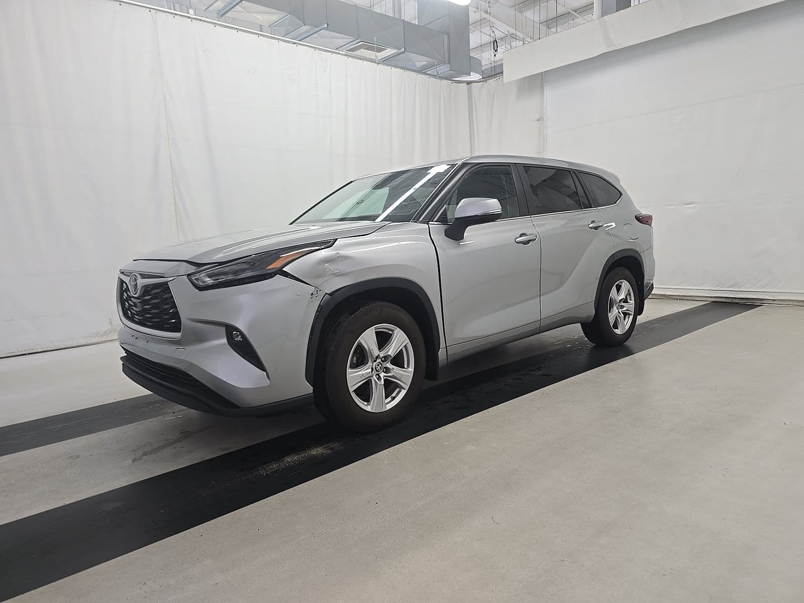 2024 TOYOTA HIGHLANDER LE