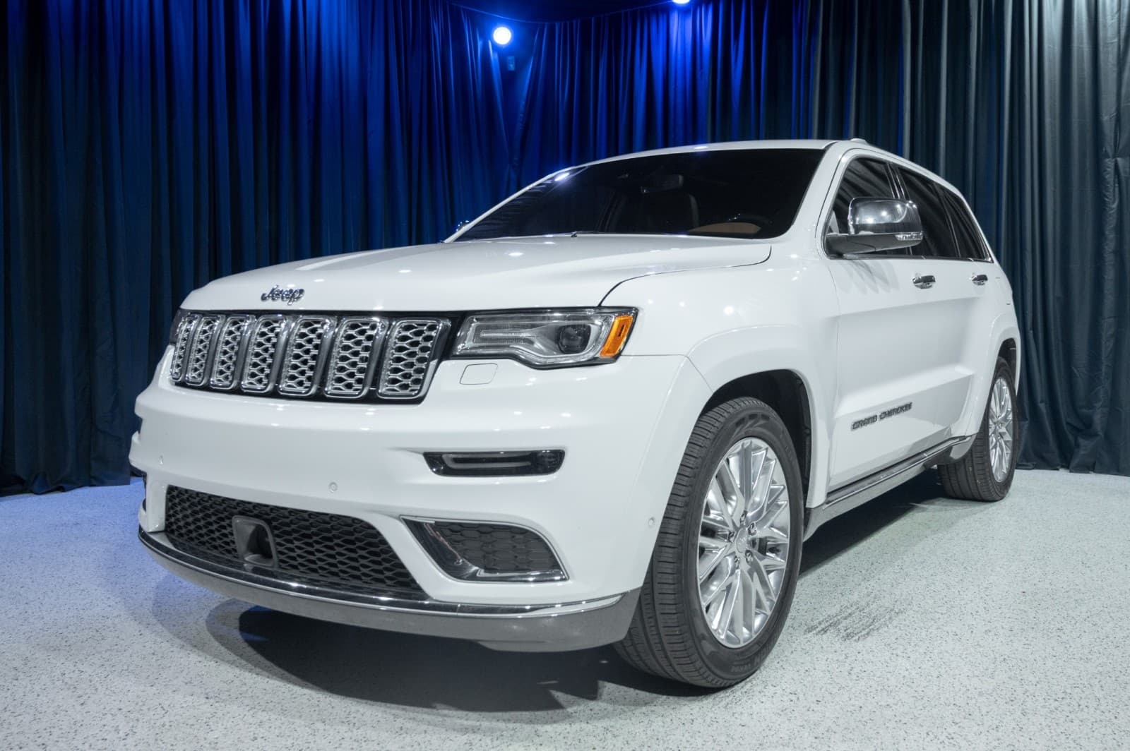 2018 JEEP GRAND CHEROKEE Summit