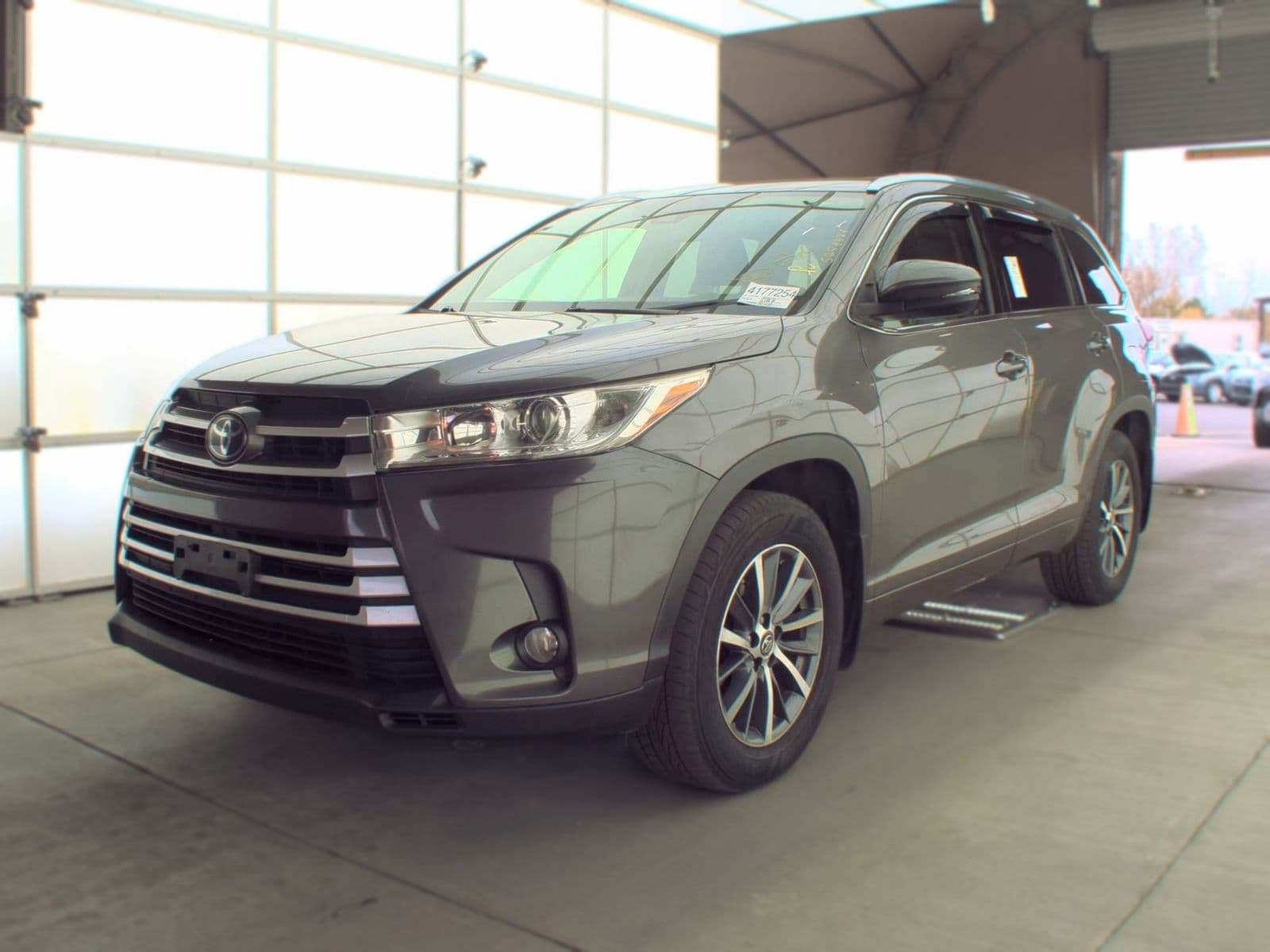 2017 TOYOTA HIGHLANDER XLE